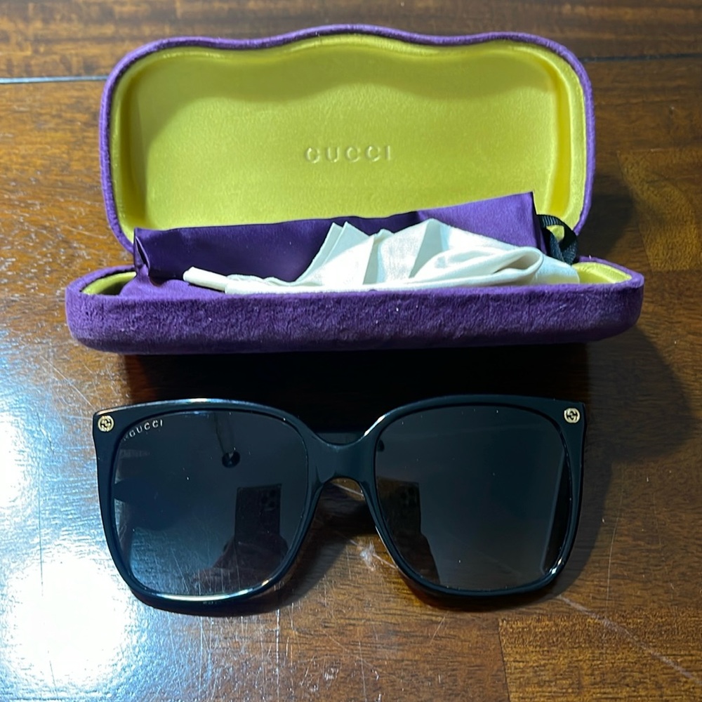 Gucci Black Square Sunglasses with Purple Velvet Case